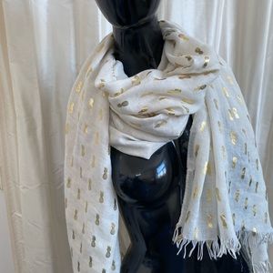 Ivory W Gold pineapple Scarf wrap